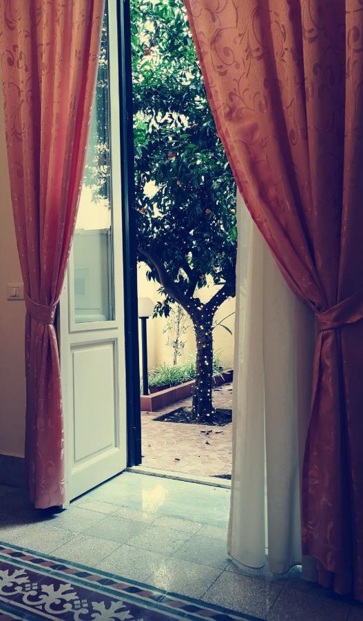 Le Rose Del Viale Hotel ปาแลร์โม ภายนอก รูปภาพ