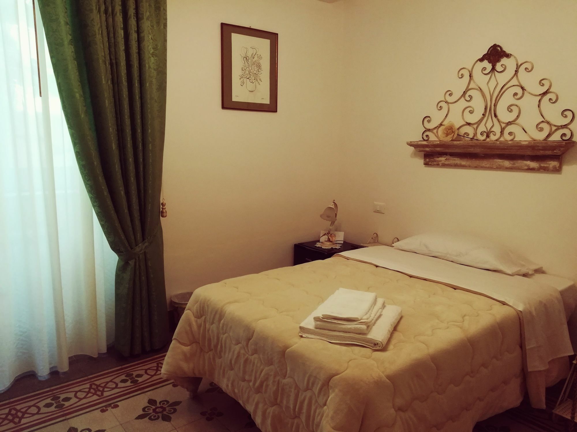 Le Rose Del Viale Hotel ปาแลร์โม ภายนอก รูปภาพ